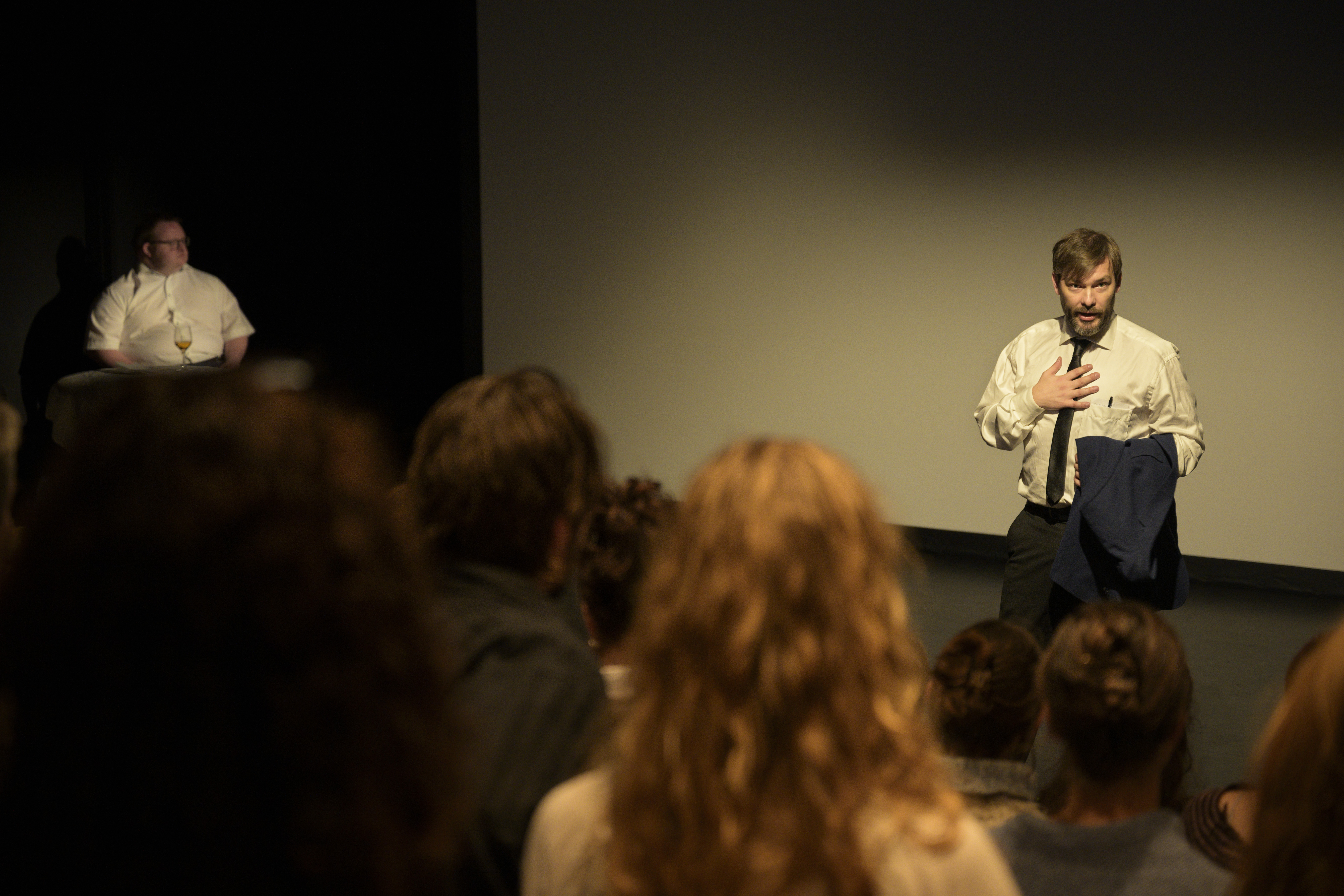 Sådan Sætter Du Dine Penge I Skattely_Husets Teater_foto Søren Meisner_f-0892
